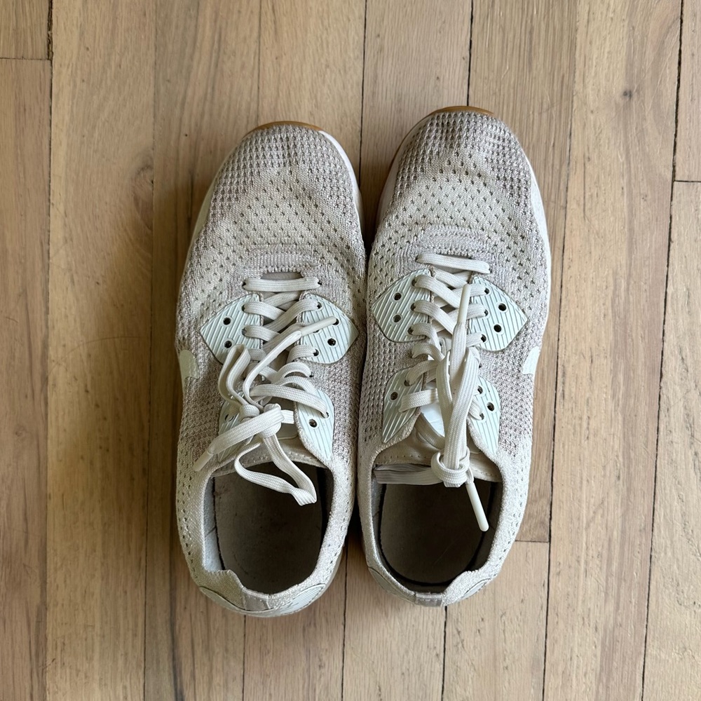 Womens Nike air max, size 8.5
